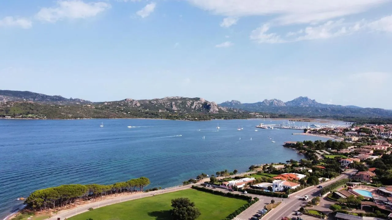 Aqualife Luxury Apartment Arzachena 0*,  Italia